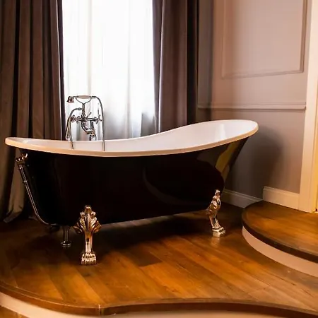 Relais San Lorenzo In Lucina Rzym