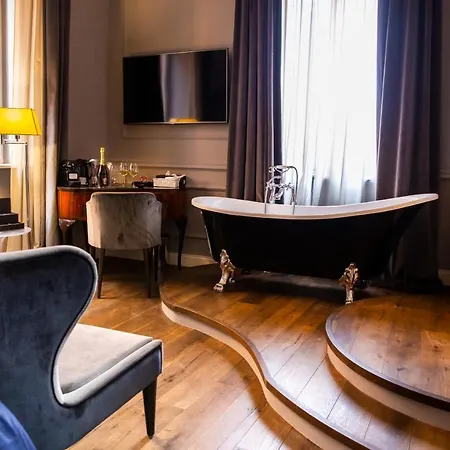 Relais San Lorenzo In Lucina 4* Roma