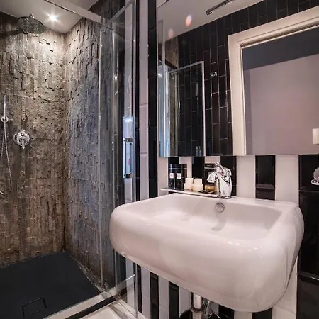 Relais San Lorenzo In Lucina * רומא