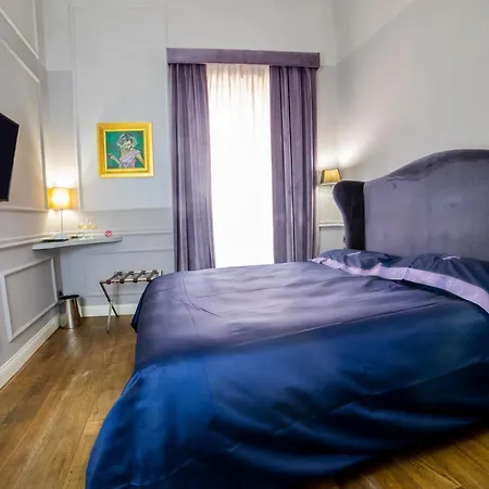 Relais San Lorenzo In Lucina 4*