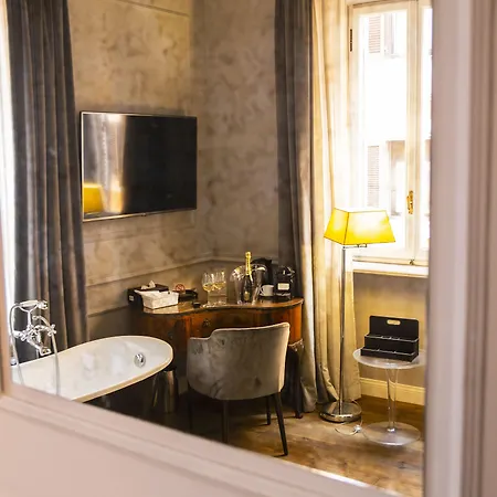 Relais San Lorenzo In Lucina Affittacamere