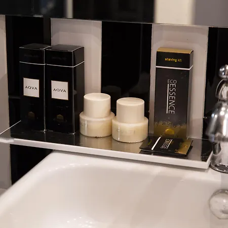 Relais San Lorenzo In Lucina Affittacamere