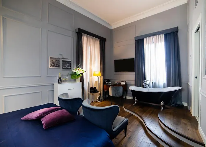 Relais San Lorenzo In Lucina Rome