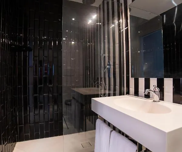 Guest house Relais San Lorenzo In Lucina Rome