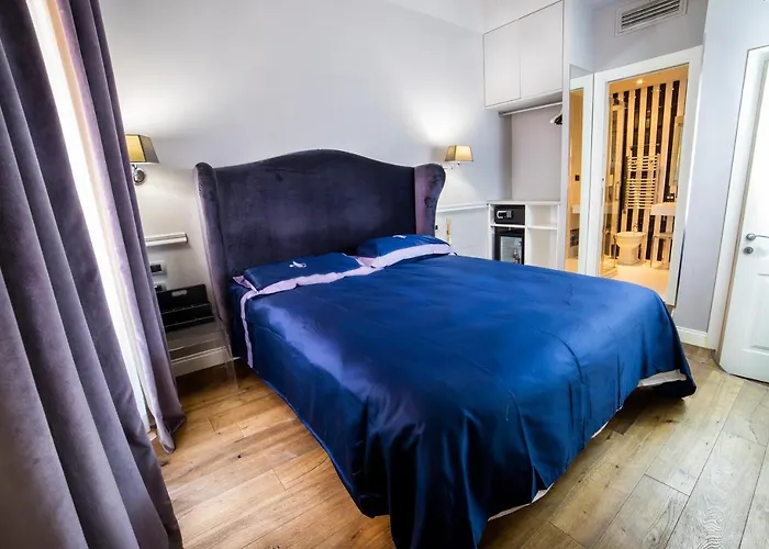Relais San Lorenzo In Lucina 4* Rome