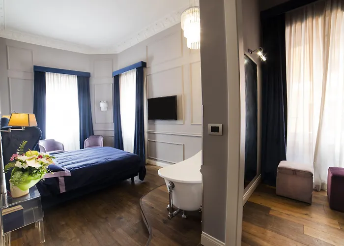 Relais San Lorenzo In Lucina 4* Rome