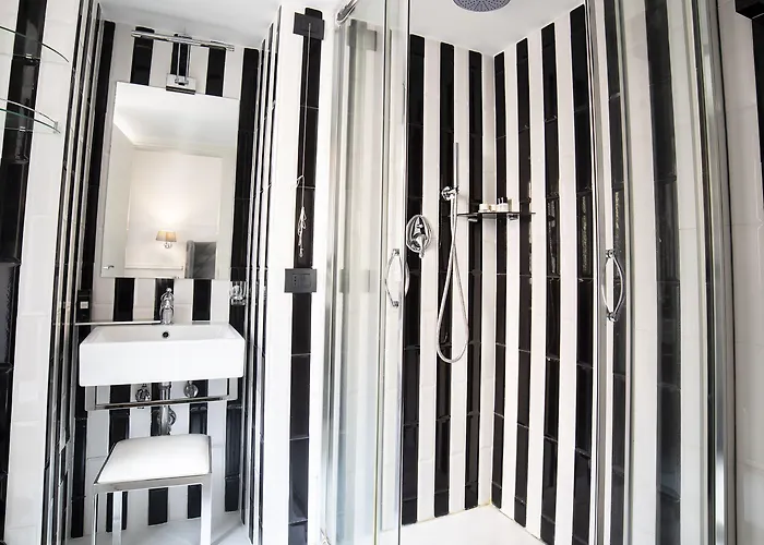 Relais San Lorenzo In Lucina Guest house