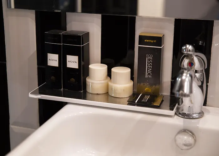 Relais San Lorenzo In Lucina Guest house