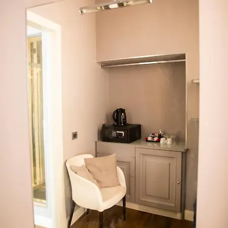 Affittacamere Relais San Lorenzo In Lucina Roma